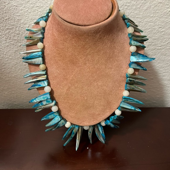 Necklace from local artists - Picture 4 of 4